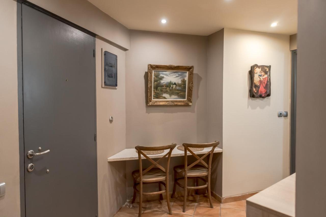 The Heart Of Plaka Daire